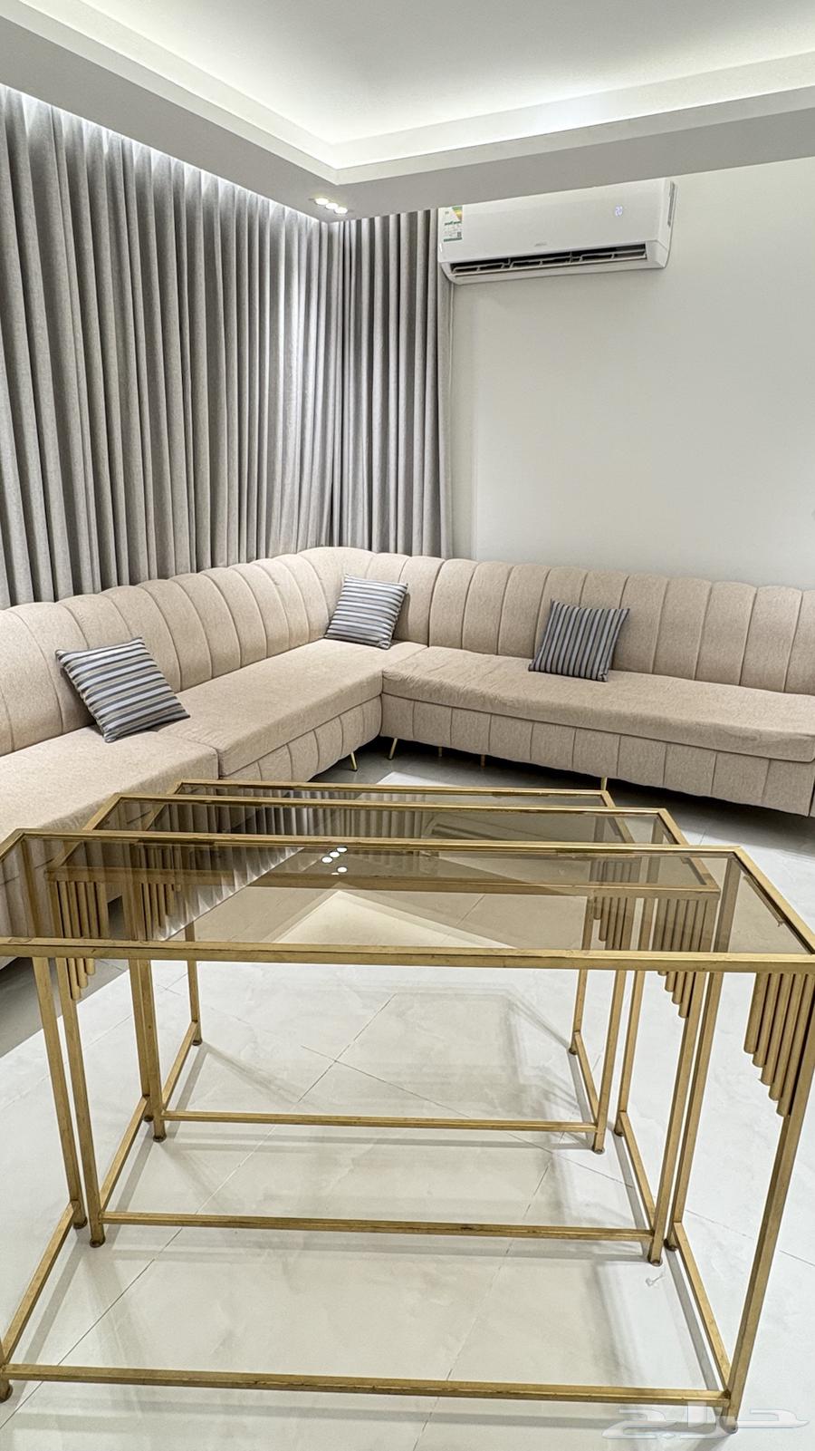 كنب نظيف بحاله ممتازه64384382756355112