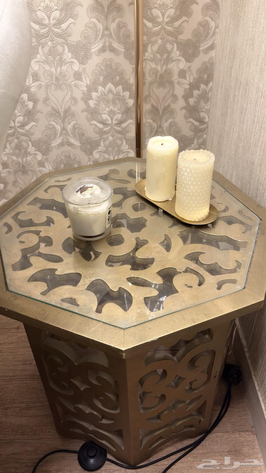 طاولات للبيع64391229165185112