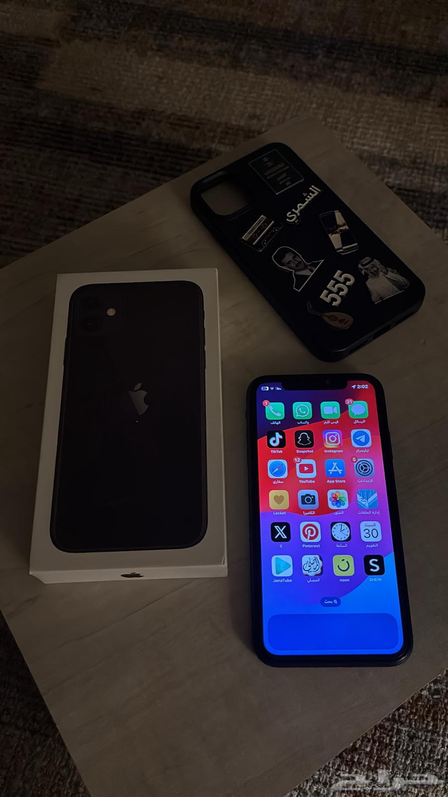 iPhone 11 regular black color64378440527746111