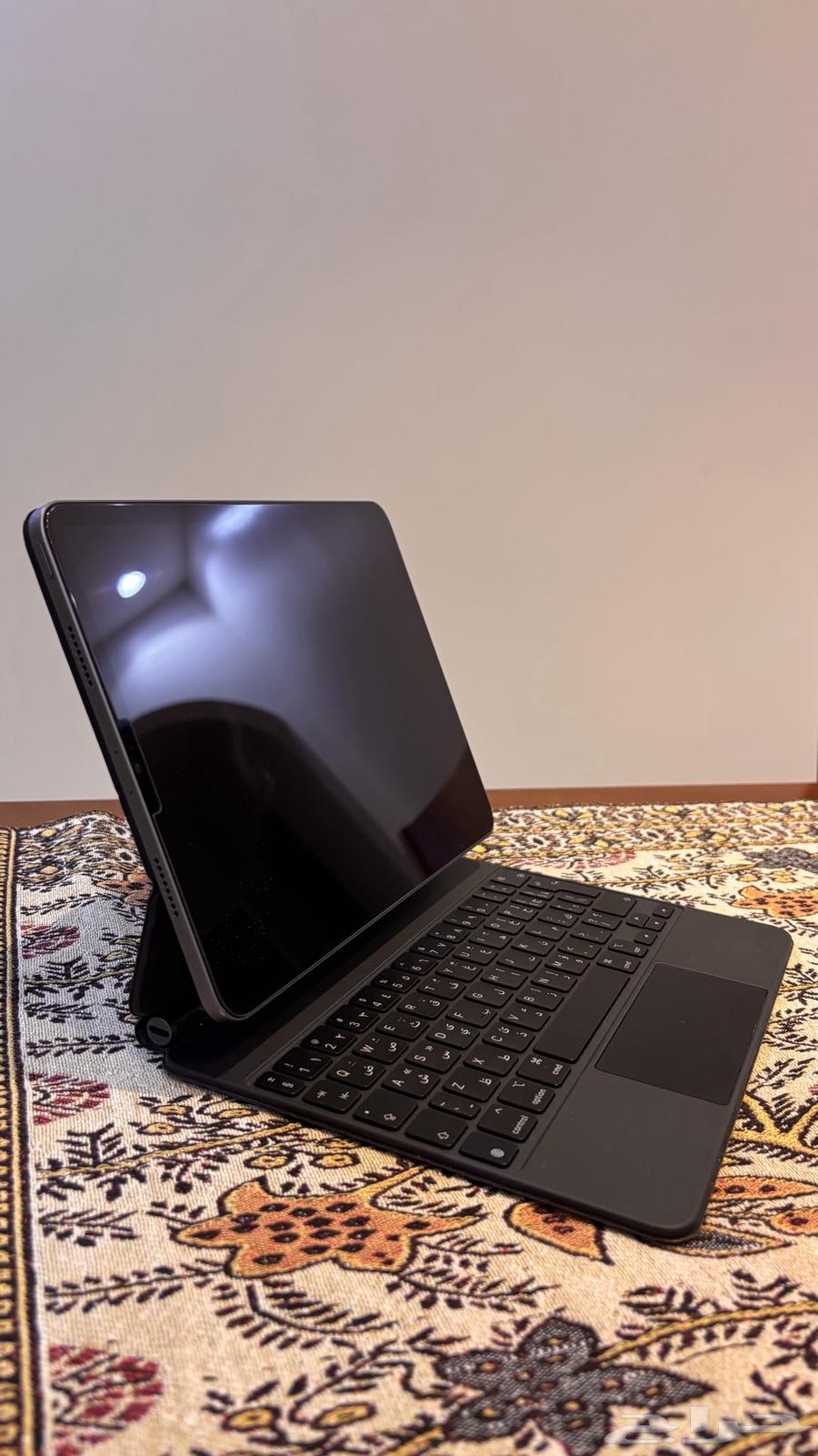 ايباد برو 11 وماجيك كيبورد64379050247171111