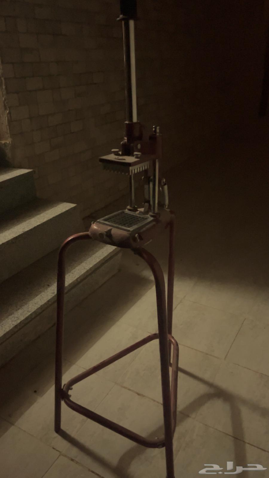 قطاعة بطاطس شبه جديد ب10064379210311043110