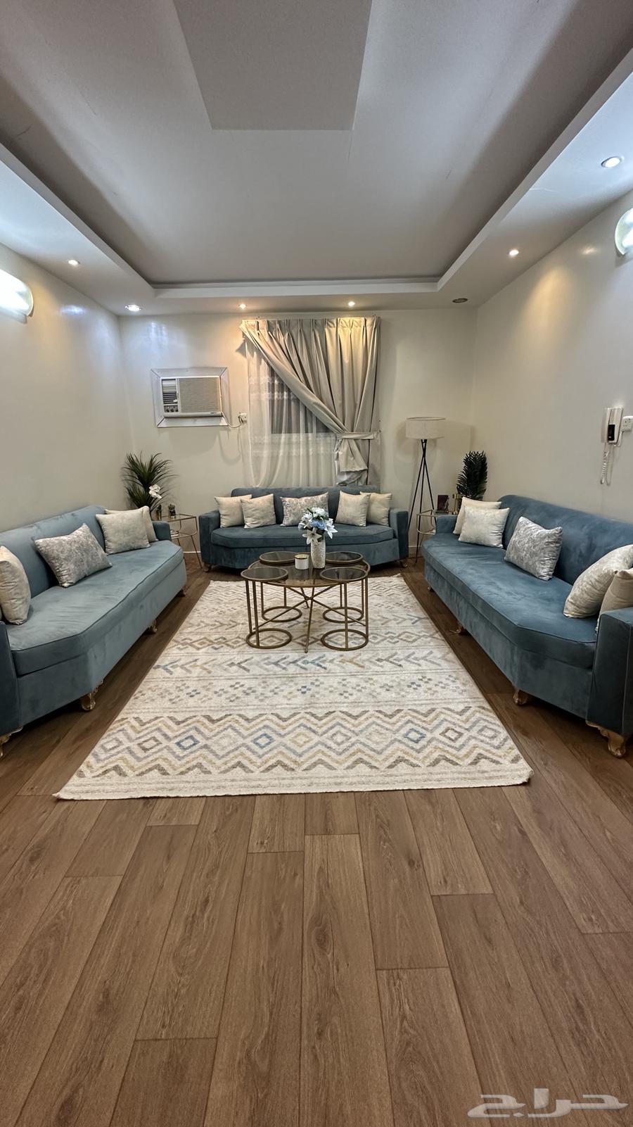 كنب نظيف للبيع ب3000 شامل الزوليه والطاولات والستاره64390788193281110