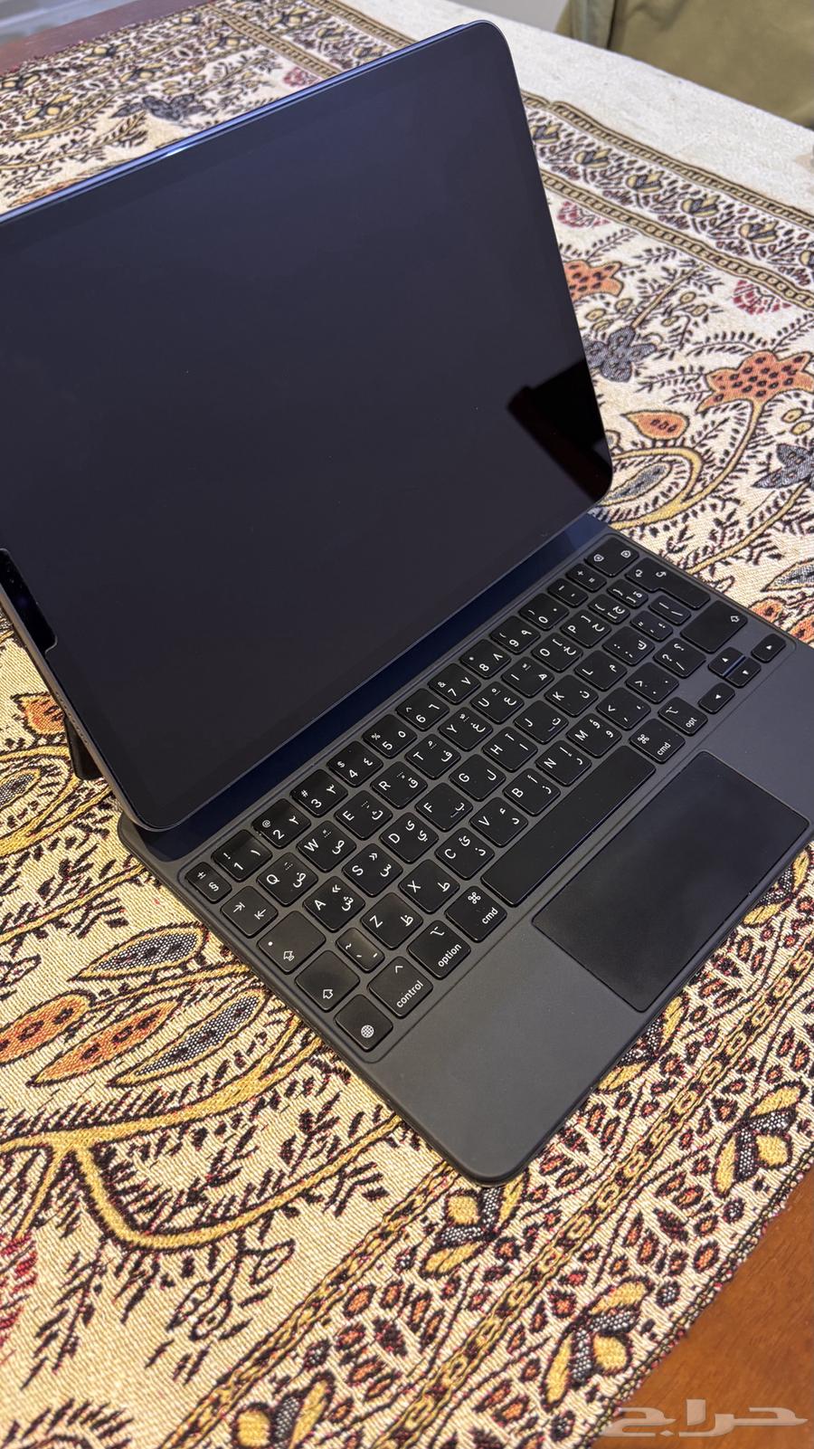 ايباد برو 11 وماجيك كيبورد64379050247171110