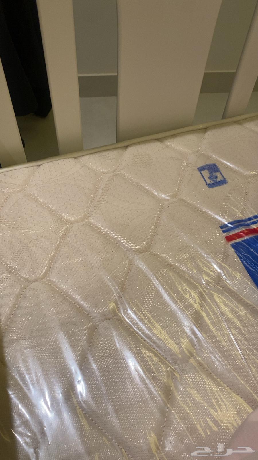 سرير اطفال نظيف جدا64389681350531113