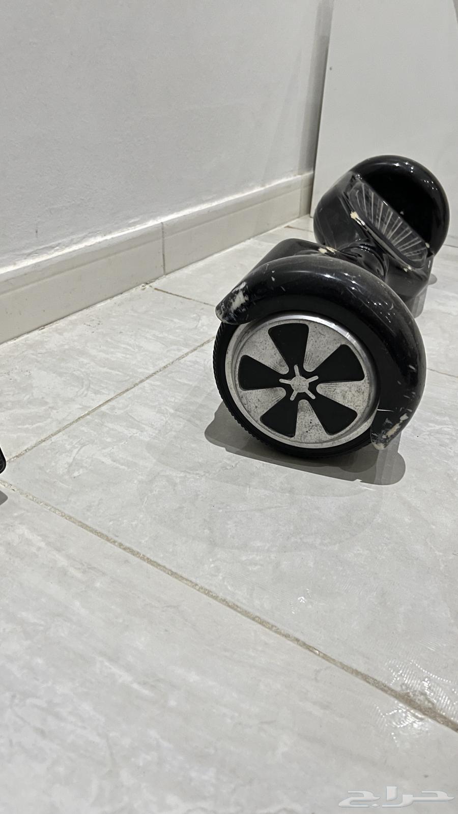 Smart scooter with charger, scratches do not affect the scooter64386724959489111