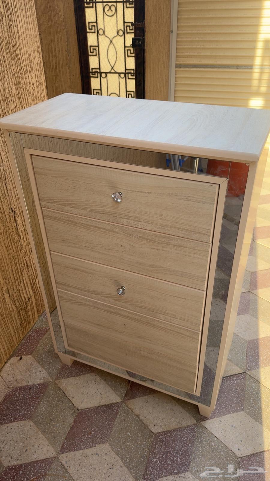 درج نضيف وسرير اطفال نضيف64386360741249110