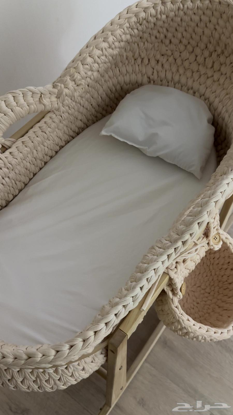 Moses' basket64378629603329114