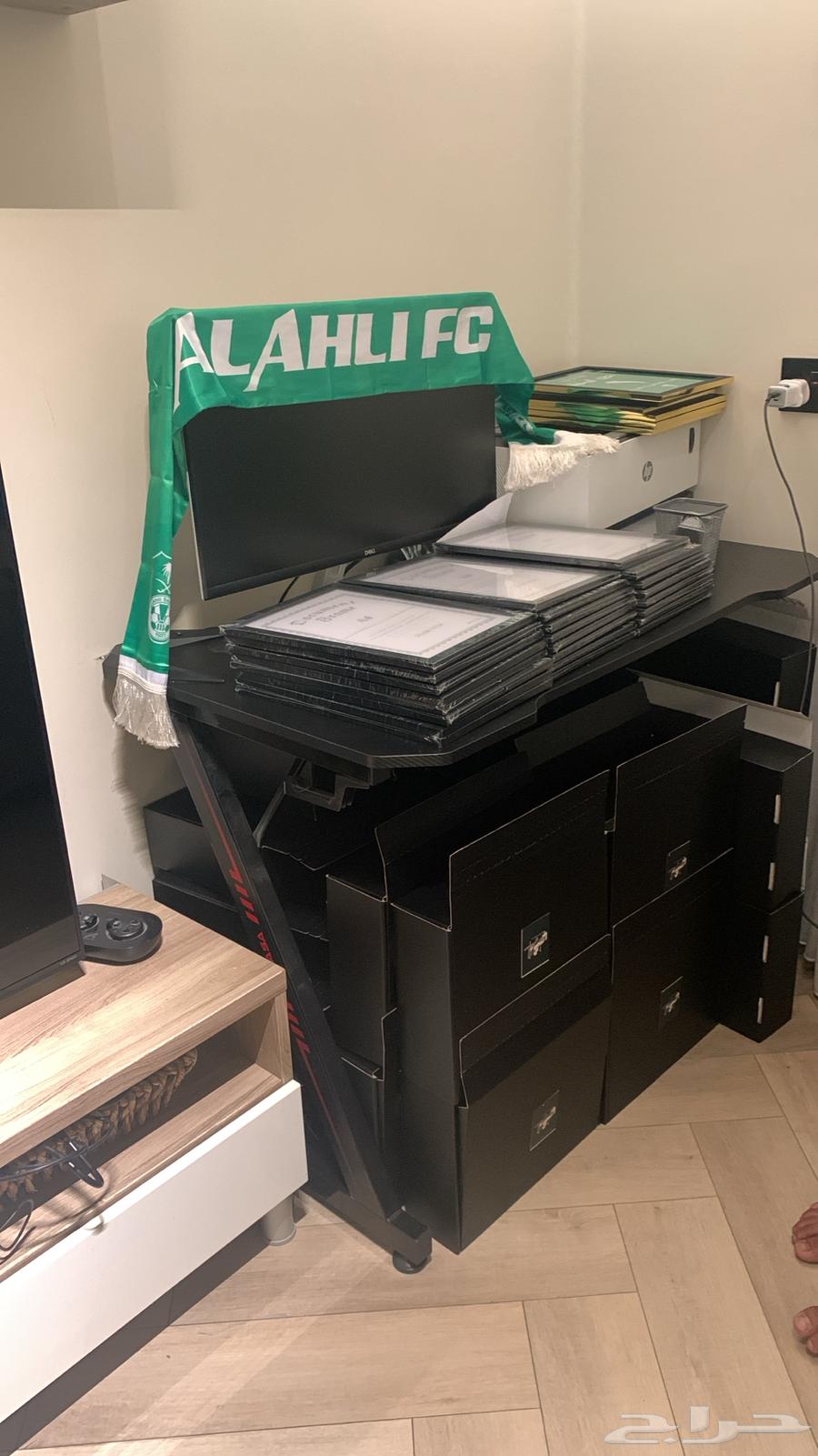 لوحات نادي الاهلي جميع الي فبالك موجودة64388357488130110