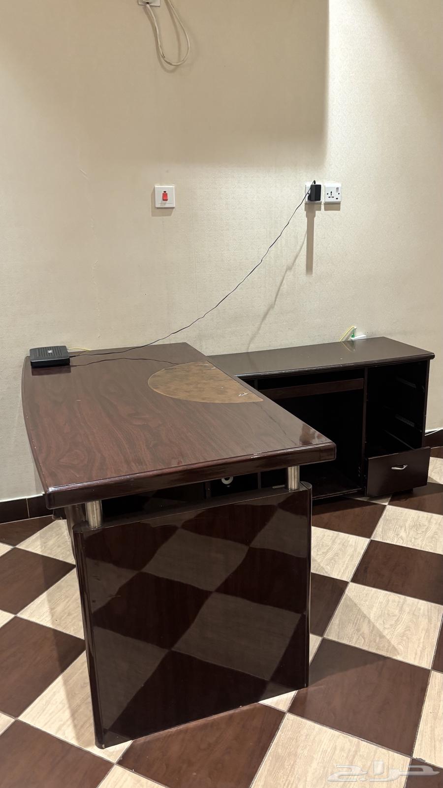 مكتب مع دولاب64378178789505112