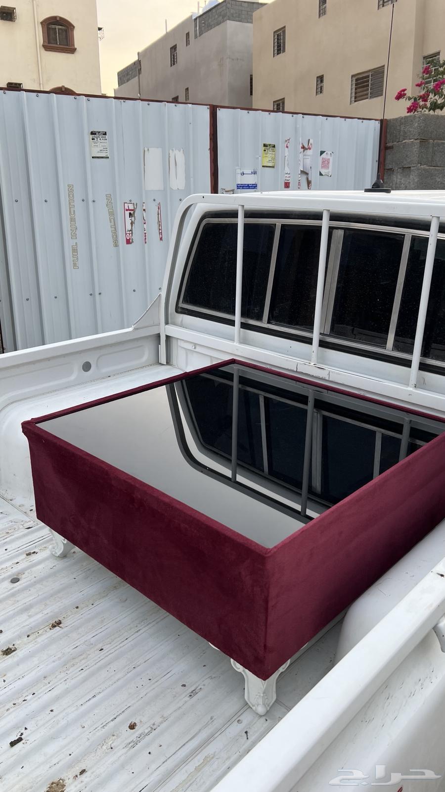 طاولات وتحف للبيع64391133120770114