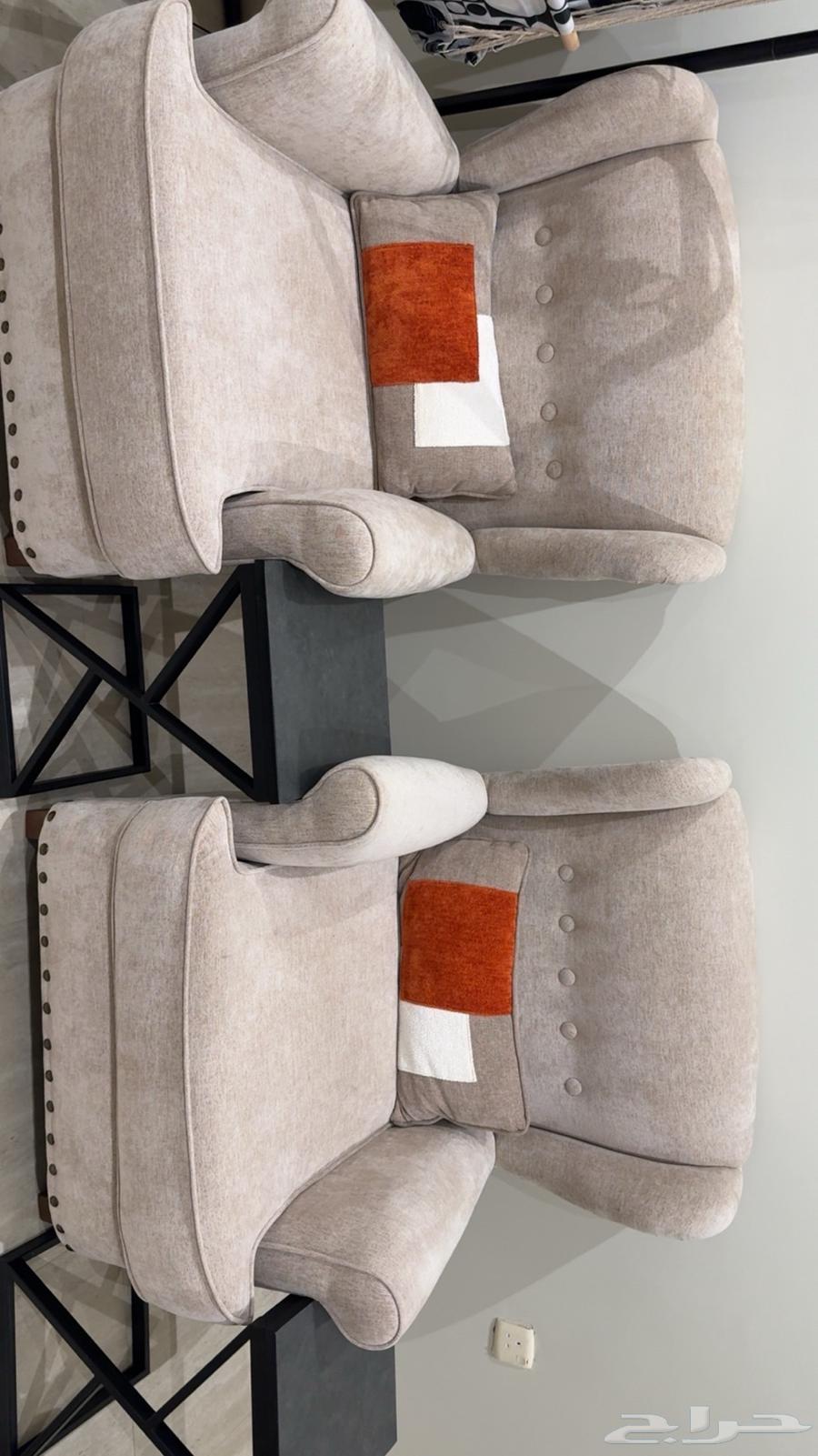 Very very clean sofa, used for only 6 months64388633409153112