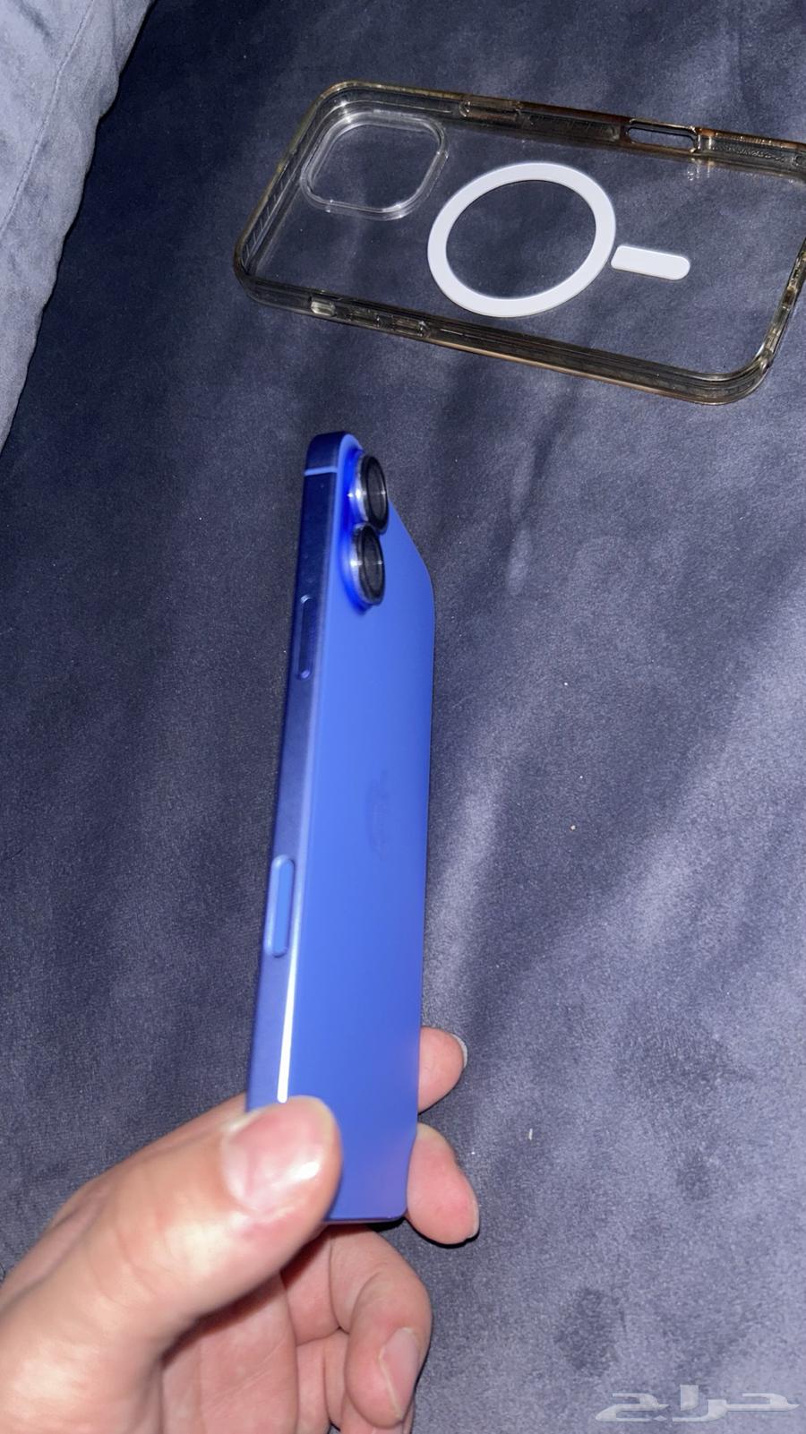 ايفون 16 بلس ازرق 256 جيجا نظيف مافيه خدشه معه اغراضه للبدل64379631329281113