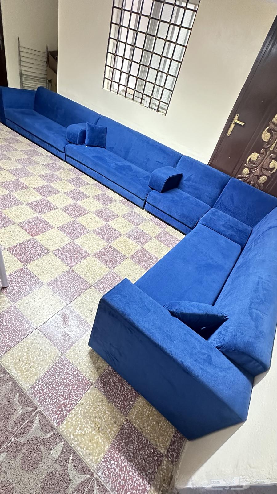 كنب 8 نفر و كنب نازل يتسع لعشره نفر للبيع64385873350658114