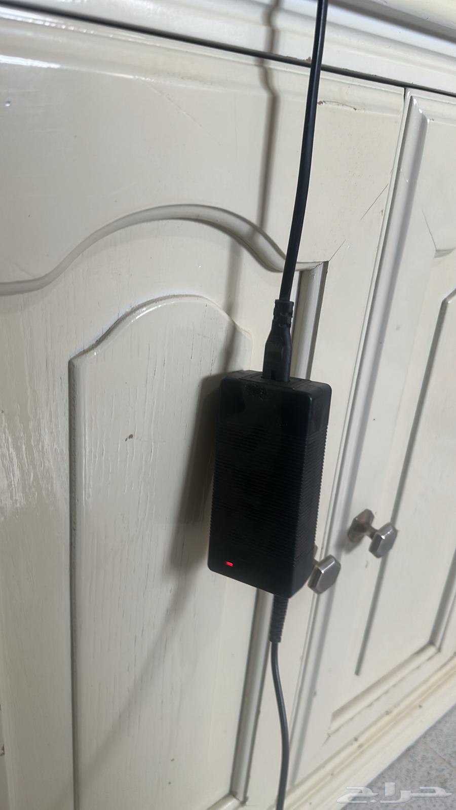 Scooter for sale with charger, the scooter is like a rose, clean64381370230913111