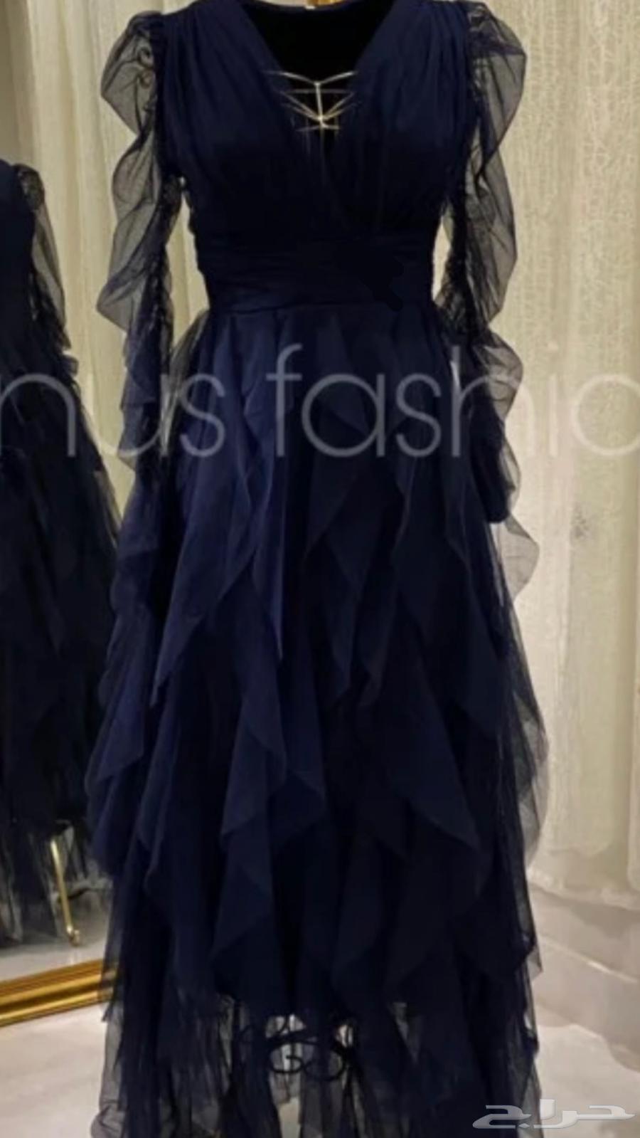 للبيع فساتين مستعمله مره واحده ب 15064384465506817111