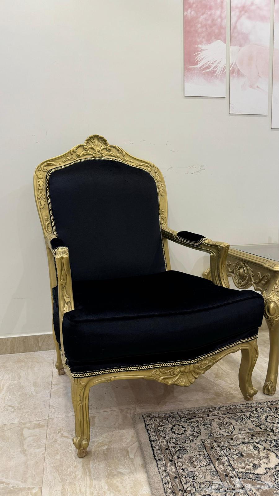 2 sofas and a luxurious table for sale64377447318018112