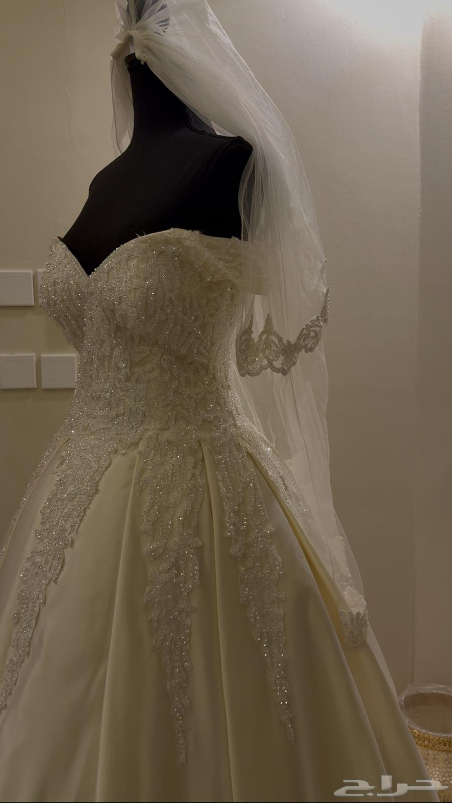 فستان زفاف للبيع64389750635907114