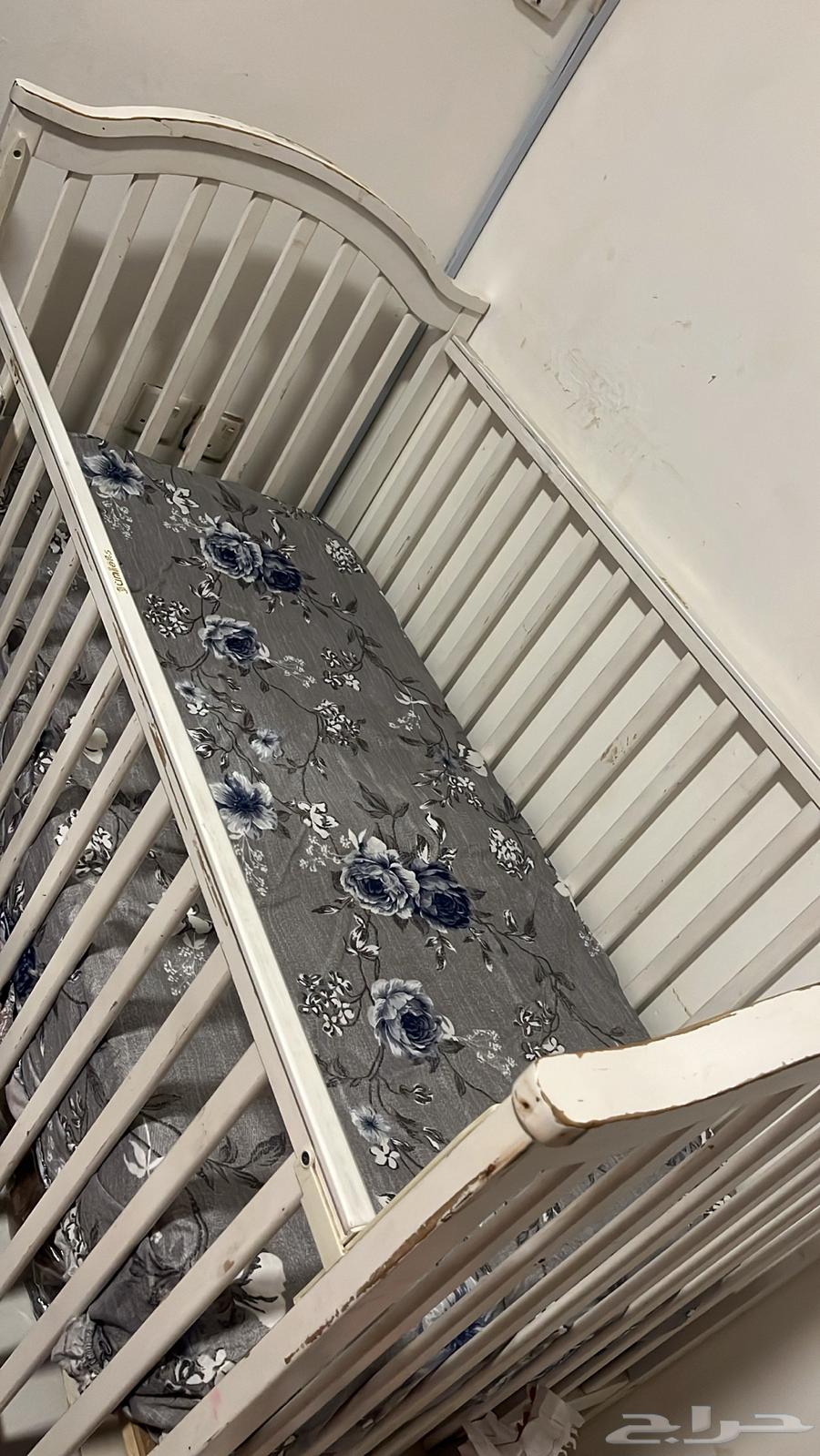 Used large children's bed, price 100, not broken64378440534401110