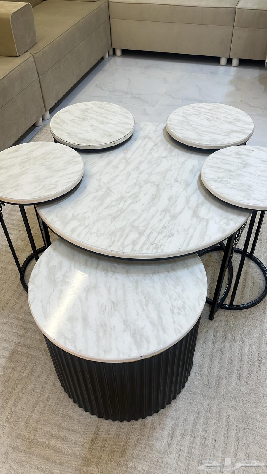 Urgent sale of chandeliers, serving tables, mirrors, and Quranic wall art64383108108162111