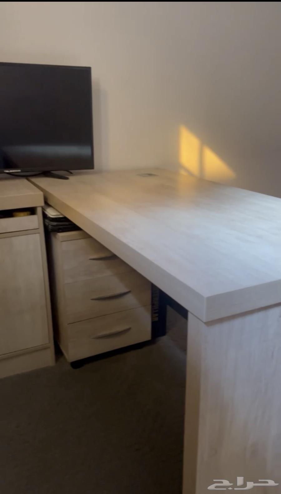 Office table64378411449345111