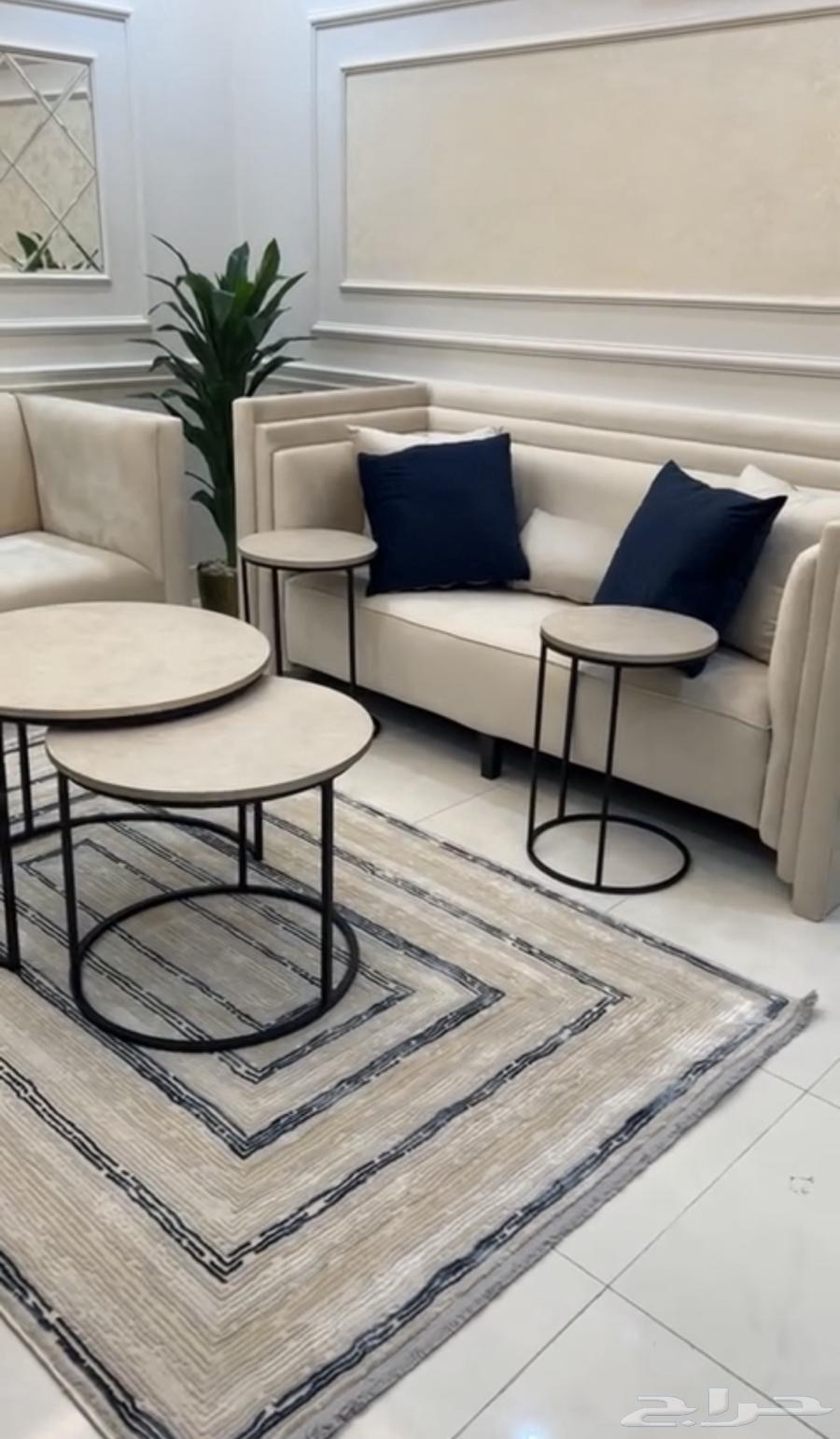 Sofa64384814191874112