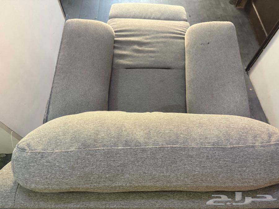 كنب استرخاء من ايكيا شبه جديد مافيه غير حرقه بسيطه وصغيرة64386543241091112