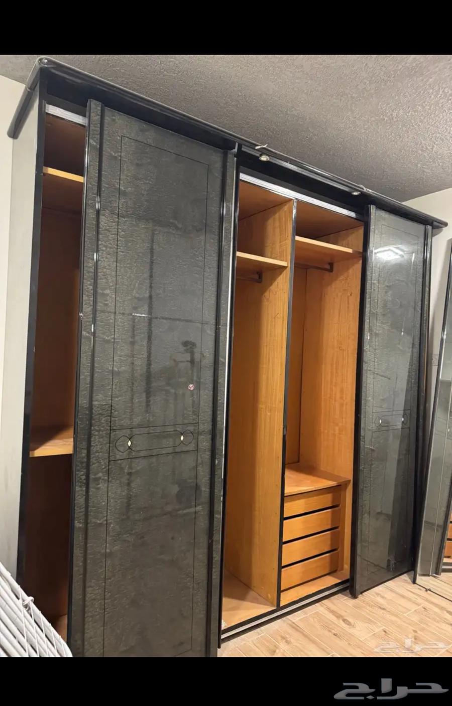 دولاب للبيع64386110274051110