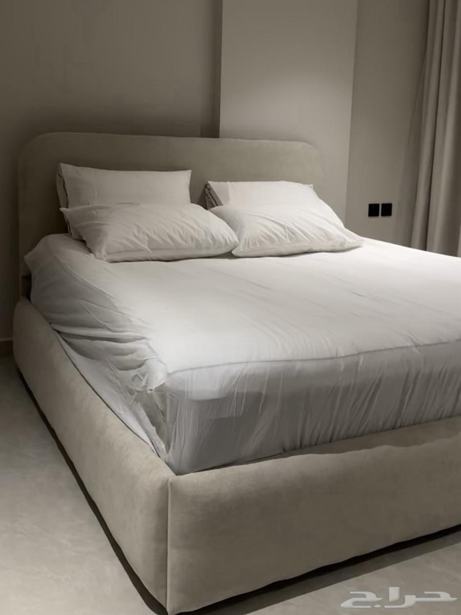 سرير كنق مودرن شبه جديد64383011507713111