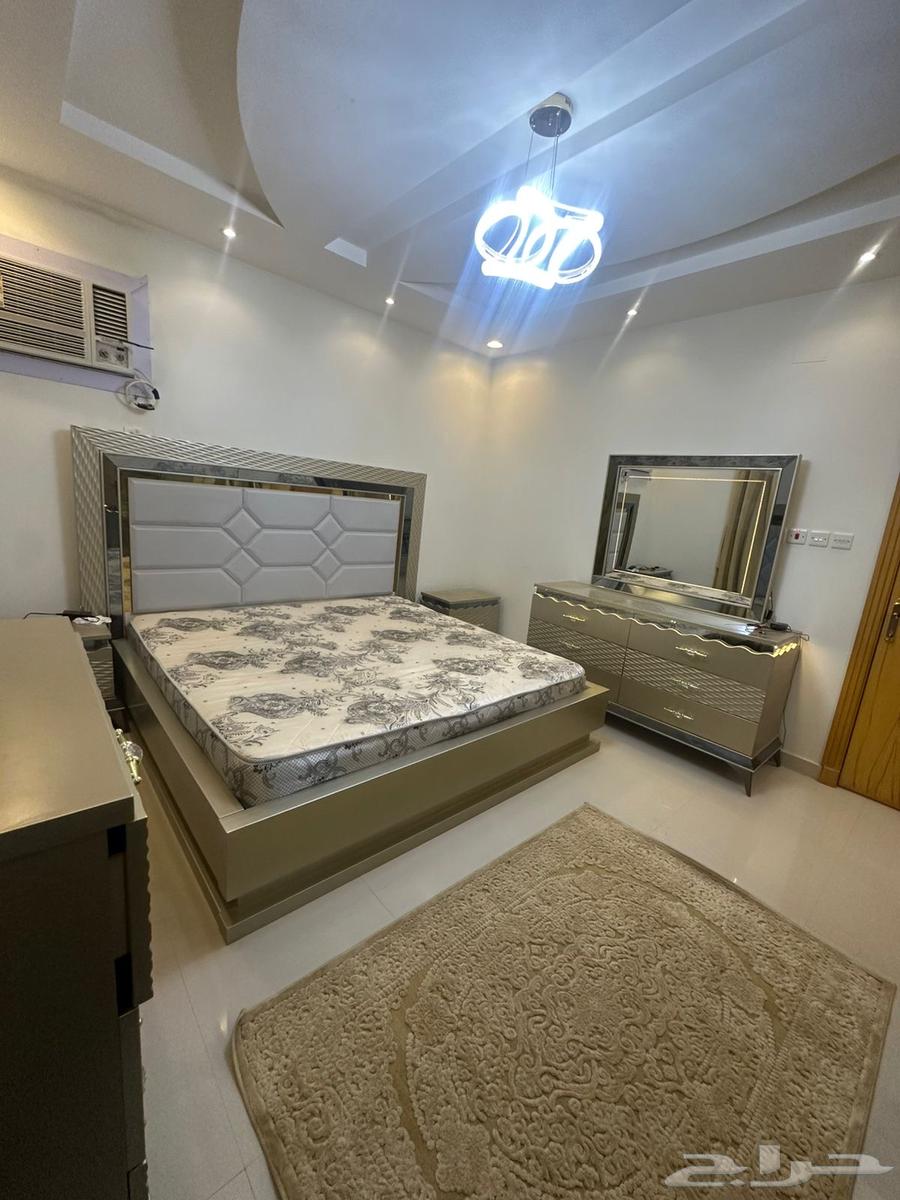 غرفة نوم شبه الجديد64392401700226110