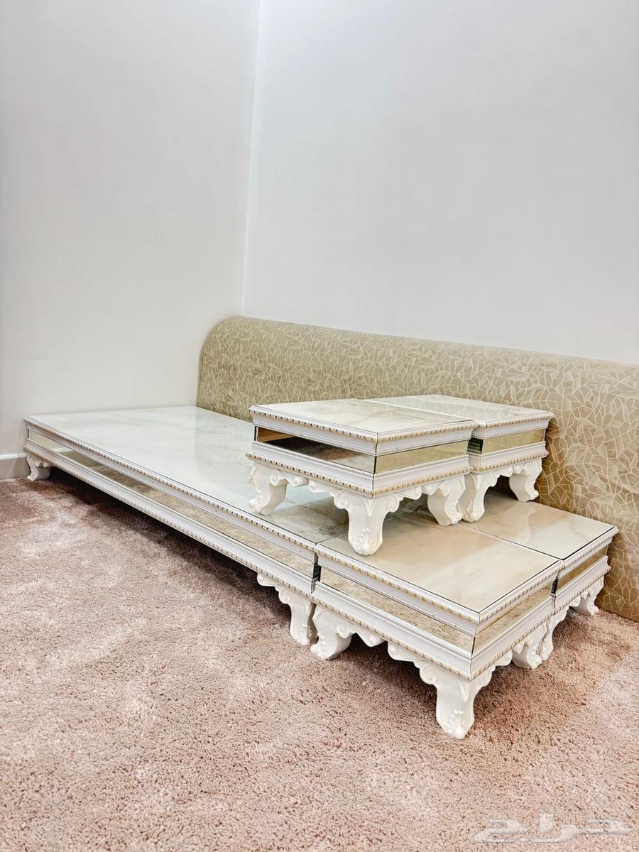 للبيع طاولات نظيفة جدا64383802137729110