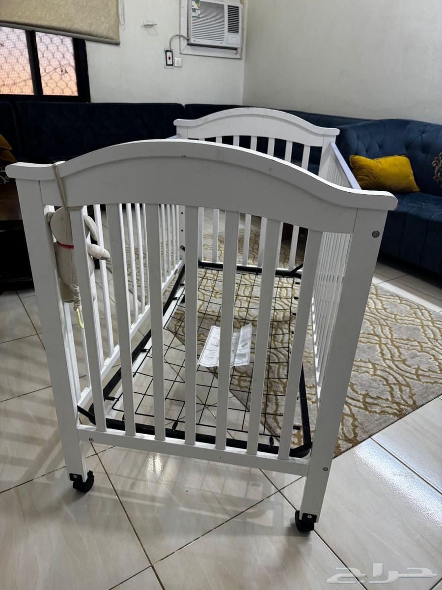 سرير أطفال مواليد نظيف للبيع64388413158913112