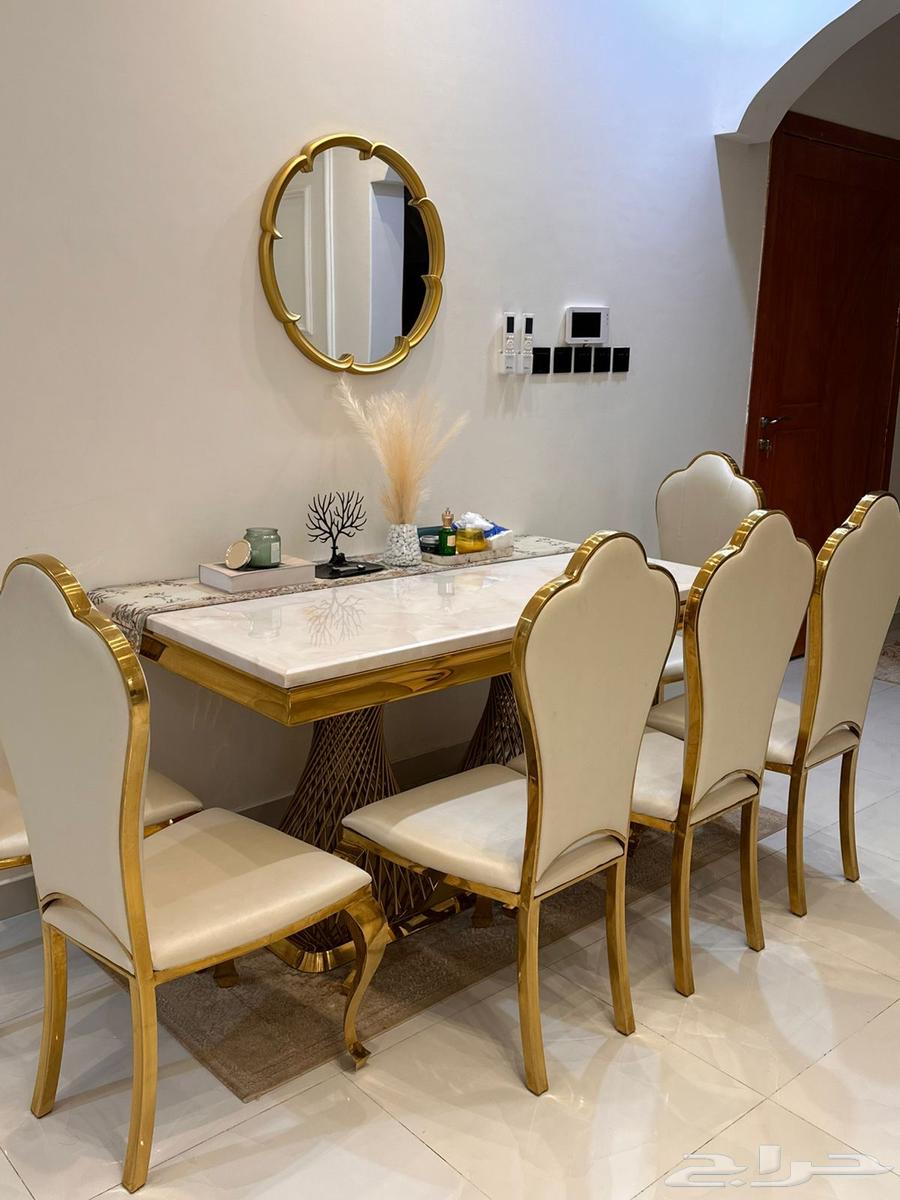 كنب وطاوله وطاولت طعام 6 كراسي عفيف استخدام قليل جدا  وطاولة64392086981506114