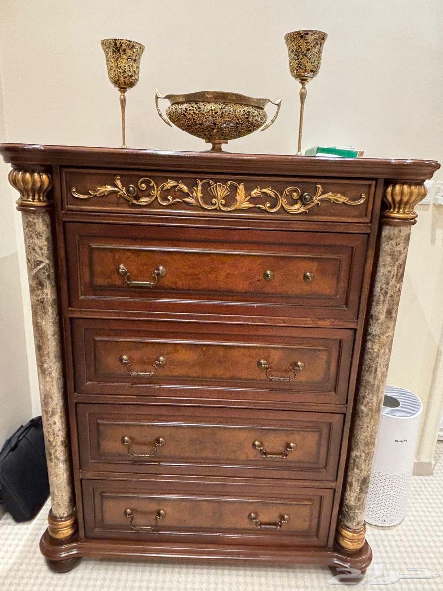 للبيع غرفة نوم كبيره نوعيتها ممتازه64390582327042111