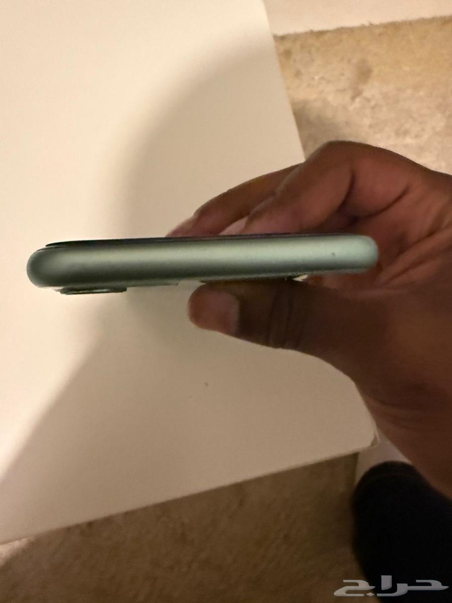 ايفون 11 نظيف وكاله للبدل64387871425923111