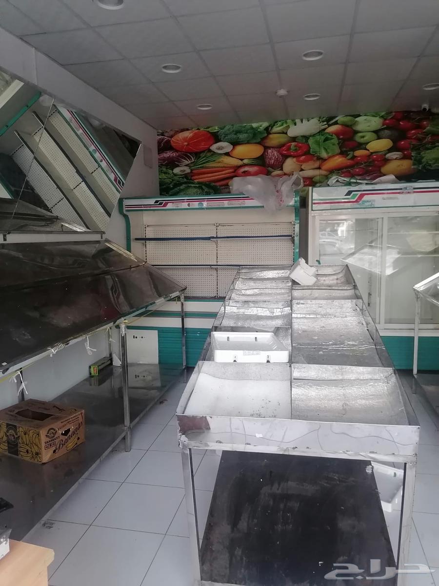 3- طاولات ورفوف خضار المنيوم 2- ثلاجة تبريد بحالة ممتازة64390939719171111