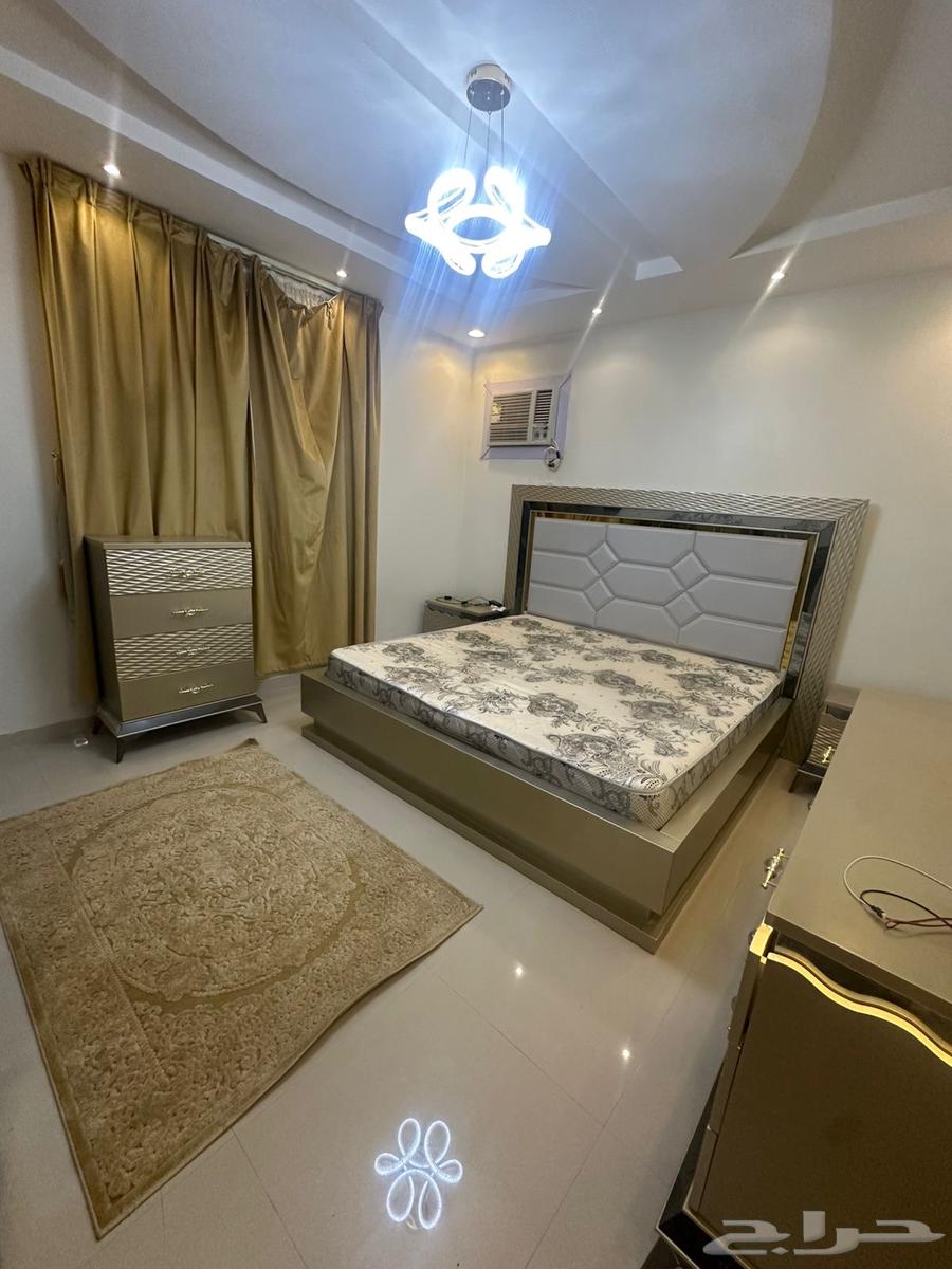 غرفة نوم شبه الجديد64392401700226112