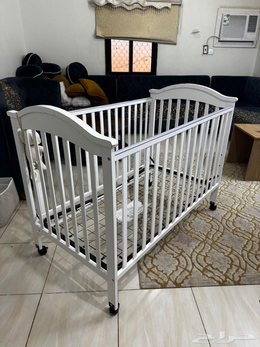 سرير أطفال مواليد نظيف للبيع64388413158913113