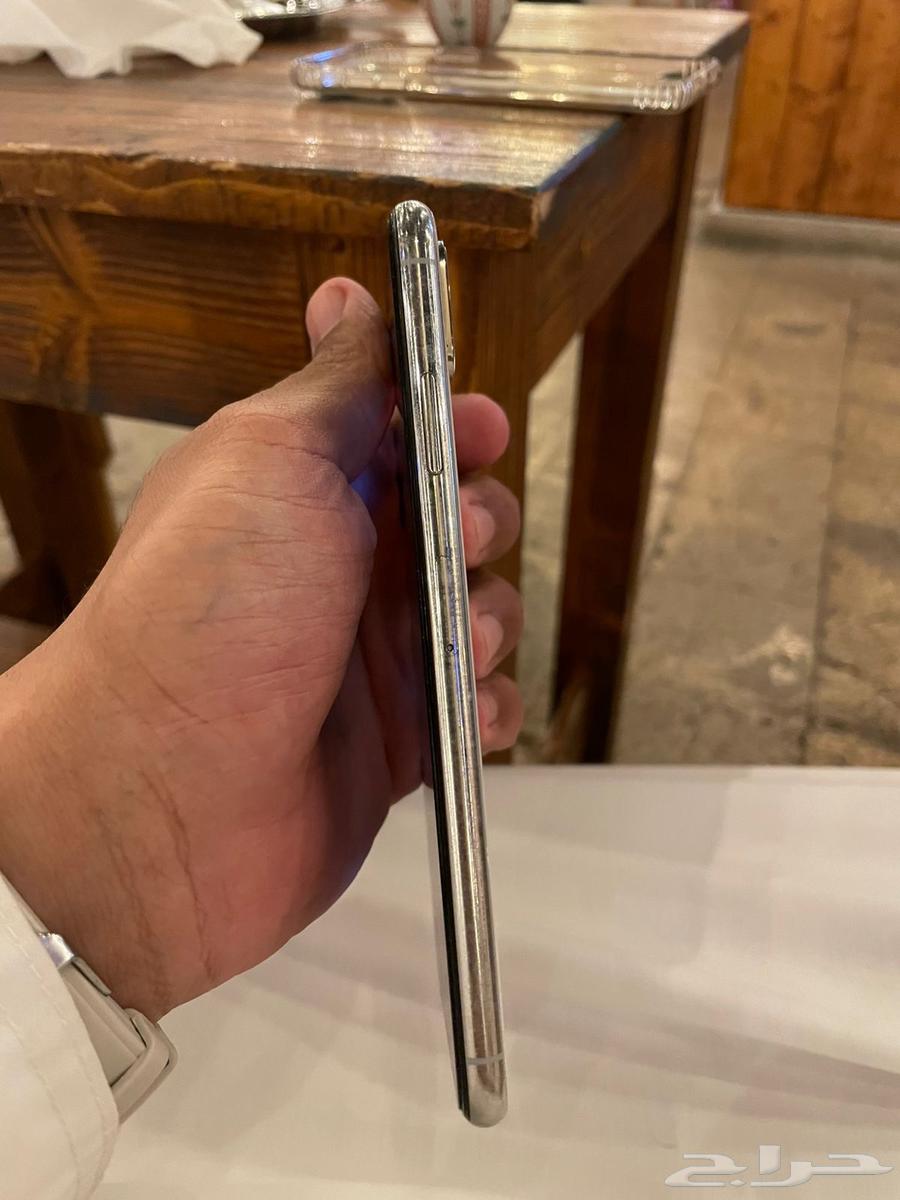جوال iPhone Xs Max مستعمل نظيف64389058909185112
