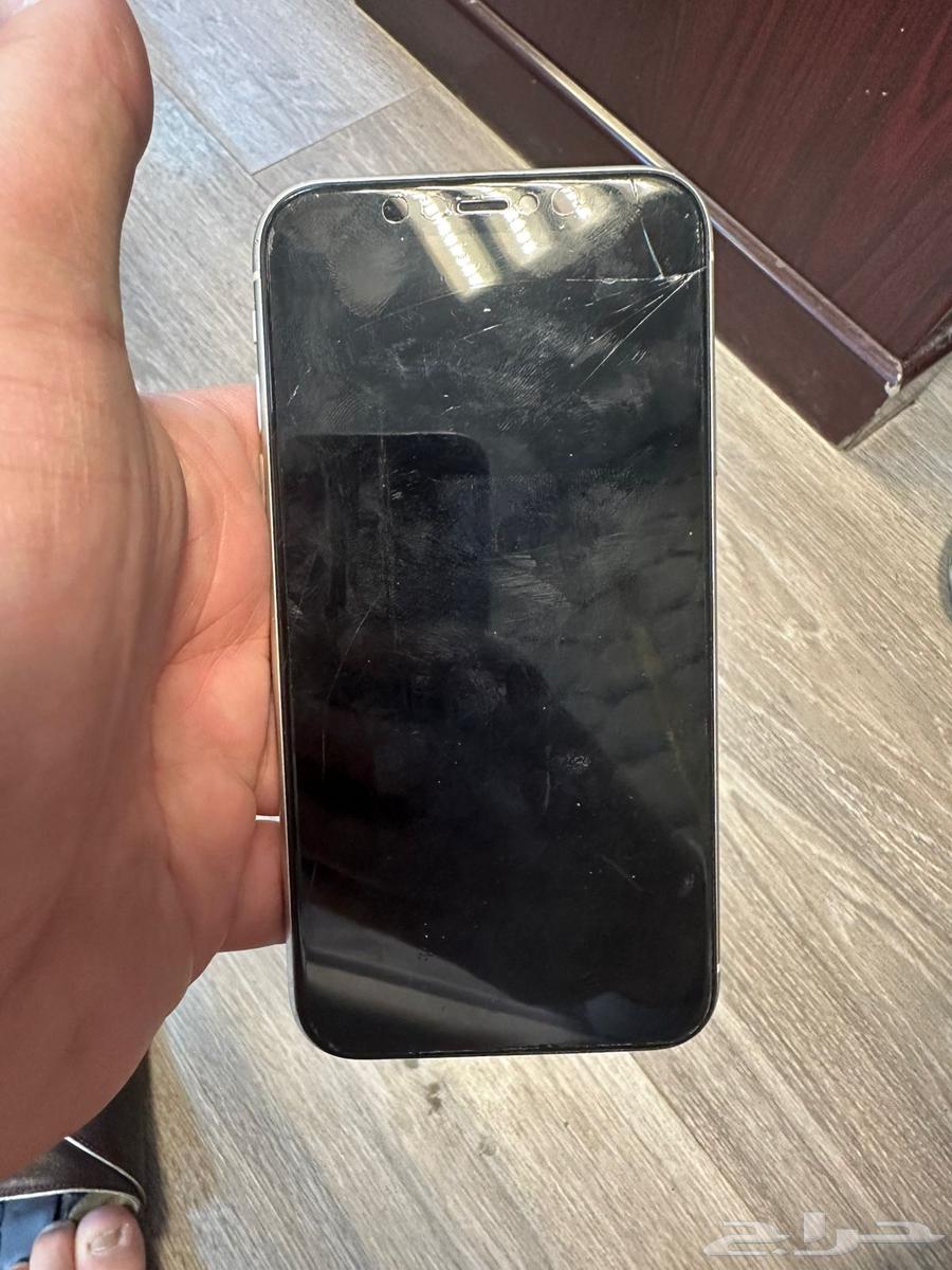 جوال ايفون 11 للبيع64389916415875110