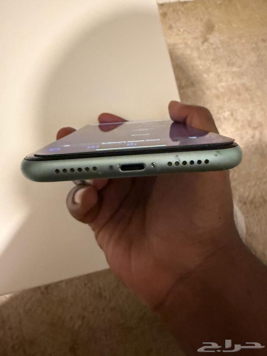 ايفون 11 نظيف وكاله للبدل64387871425923112