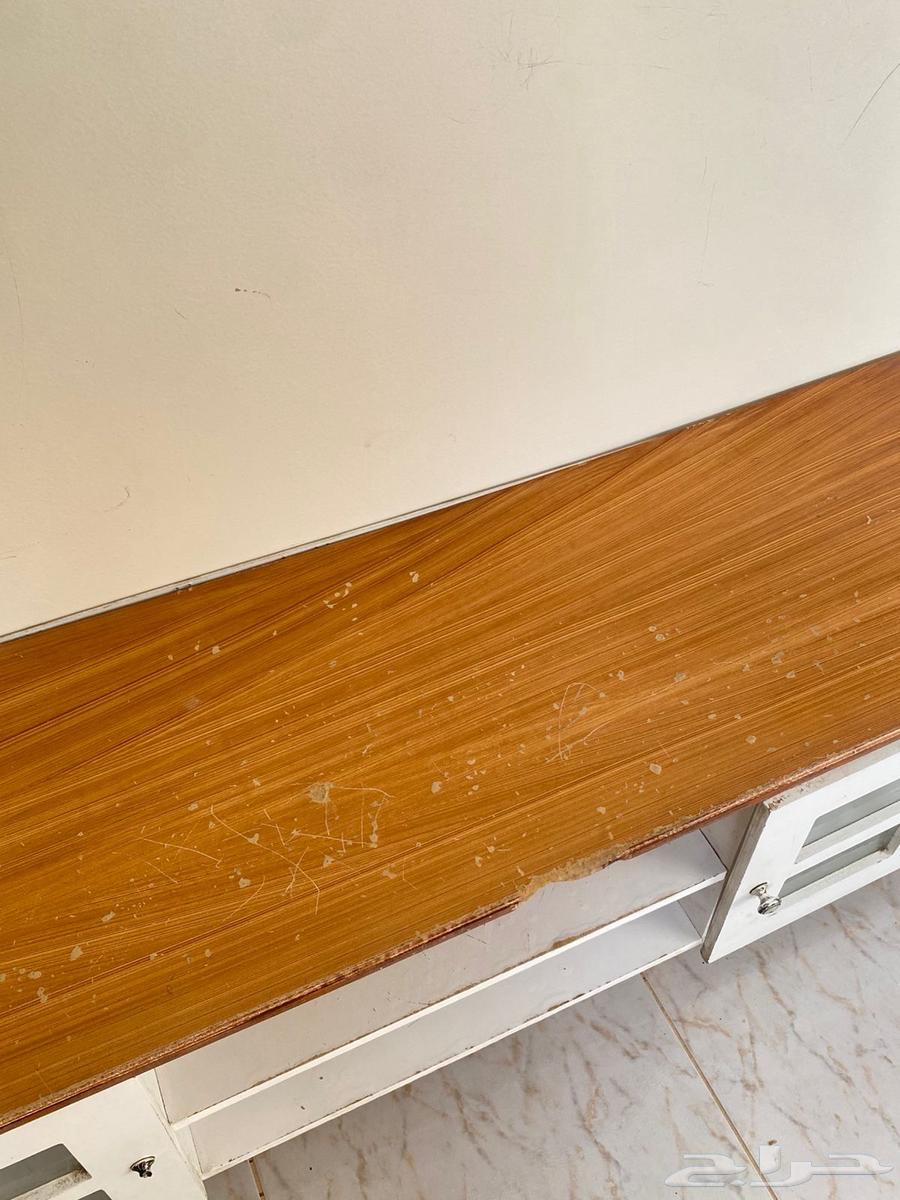 طاولة تلفزيون64386710854786112