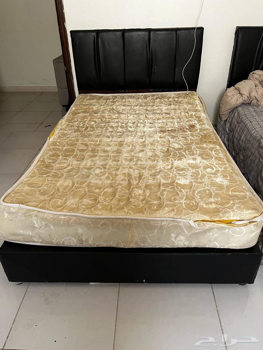 سريرين للبيع مع المرتبه64382224376961111
