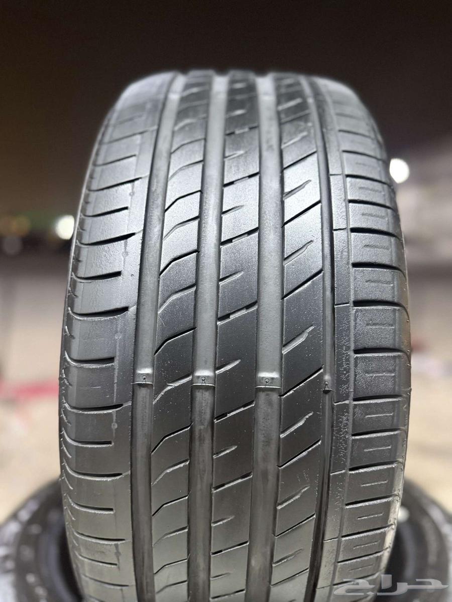 235 45 17 طقم كفرات نكسن كوري نضيف64521297790211110