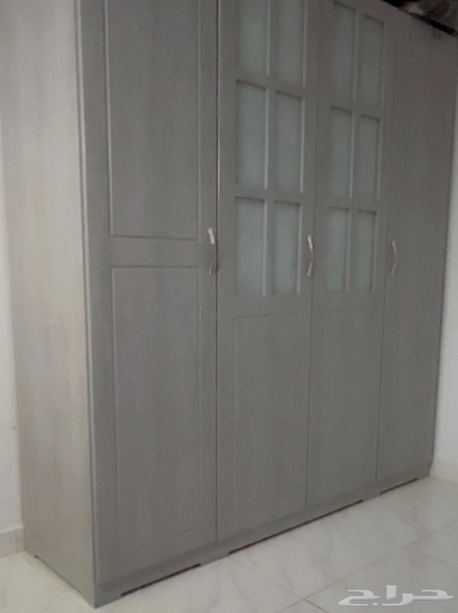 غرفة نوم سريرين مع دولاب وتسريحة وكمادينه نظيفه جدا64379941811330110