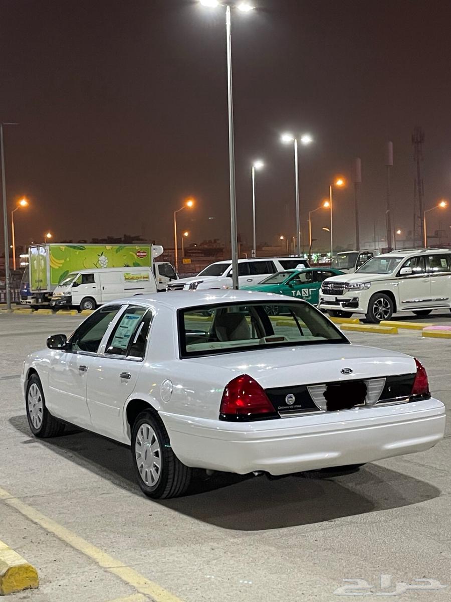 للبيع فورد بوليسي 2011 عداد قليل نظيف جدا64533606204803113