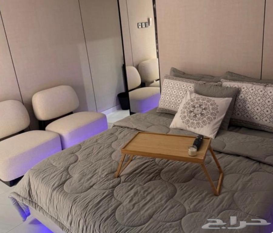 للبيع اثاث استديو بالكامل64391357522563114