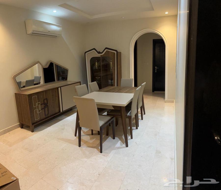 طاولة طعام مع 6 كراسي وفاترينا خشب تركي64390911989635110