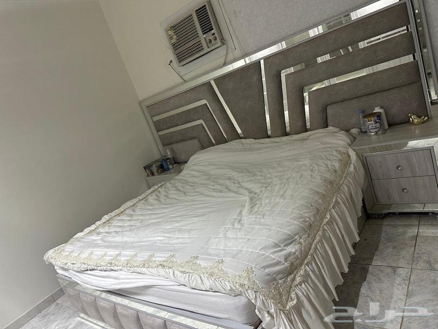 غرفة نوم نظيفه جدا64390319443585113