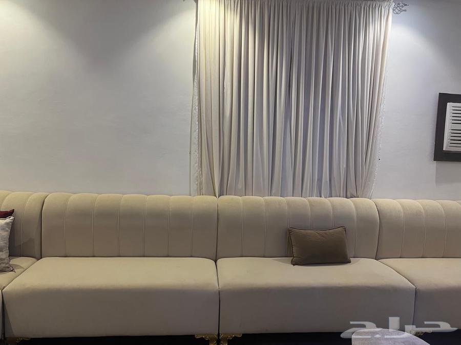 Sofa with two beds and two buffet tables64389072503042113