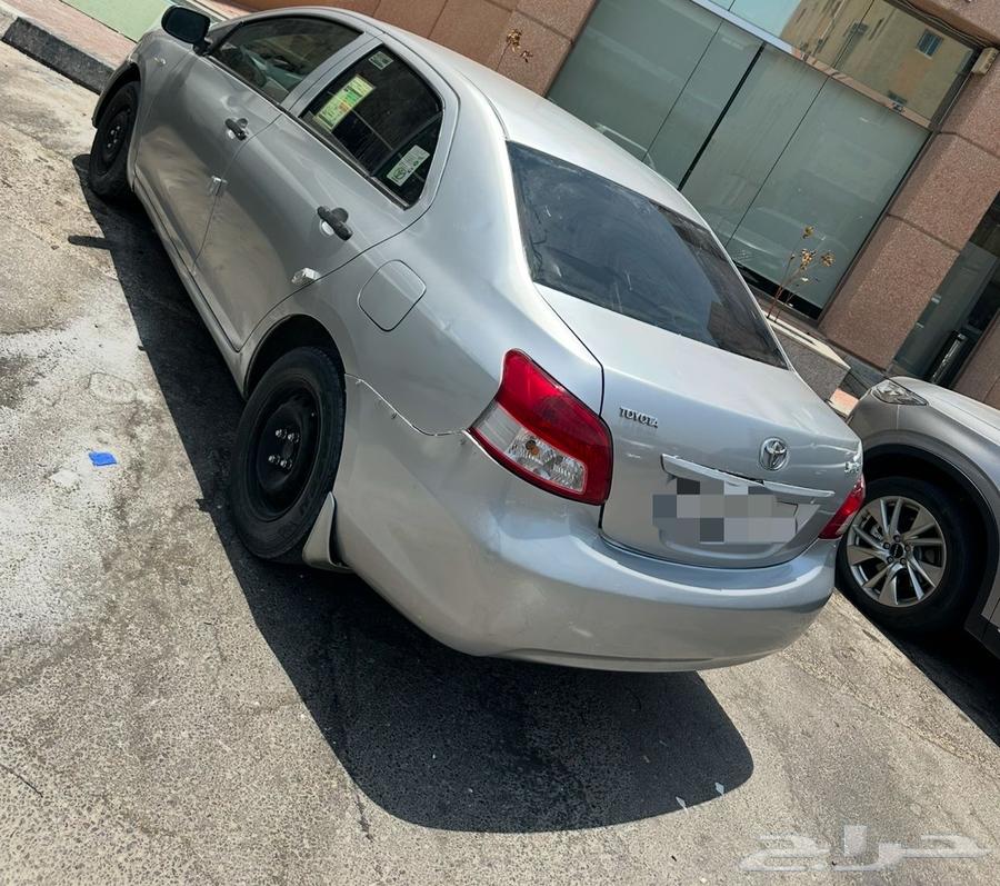 يارس 2013 قير تماتيك المكينة والقير على الشرط المكيف شغال64521440226947111